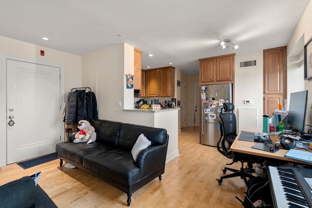 20 Chapel Street, Unit C807 Brookline, MA 02446 - Photo 4 of 20