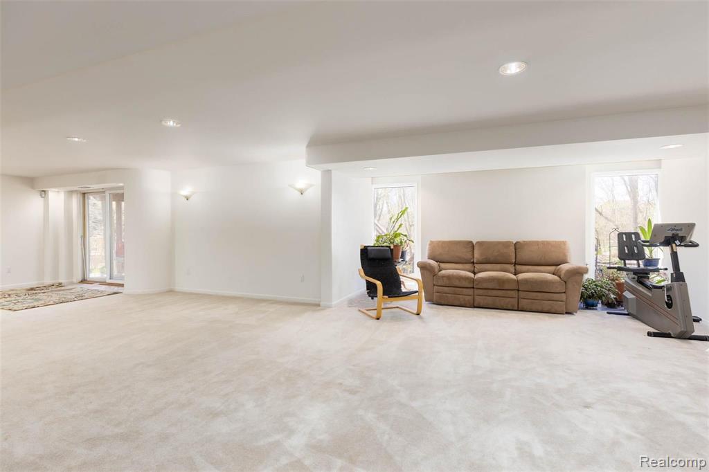 1359 Kingspath Drive Rochester Hills, MI 48306 - Photo 33 of 60