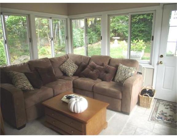 22 Ravenwood Road Peabody, MA 01960 - Photo 6 of 18 Gallery Image 6