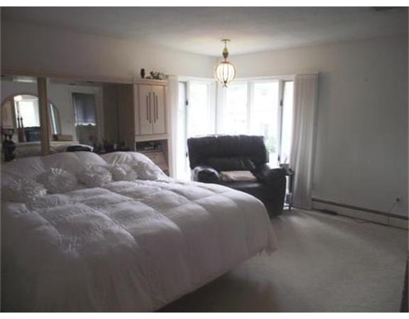 22 Ravenwood Road Peabody, MA 01960 - Photo 8 of 18 Gallery Image 8