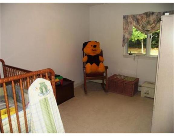 22 Ravenwood Road Peabody, MA 01960 - Photo 10 of 18 Gallery Image 10