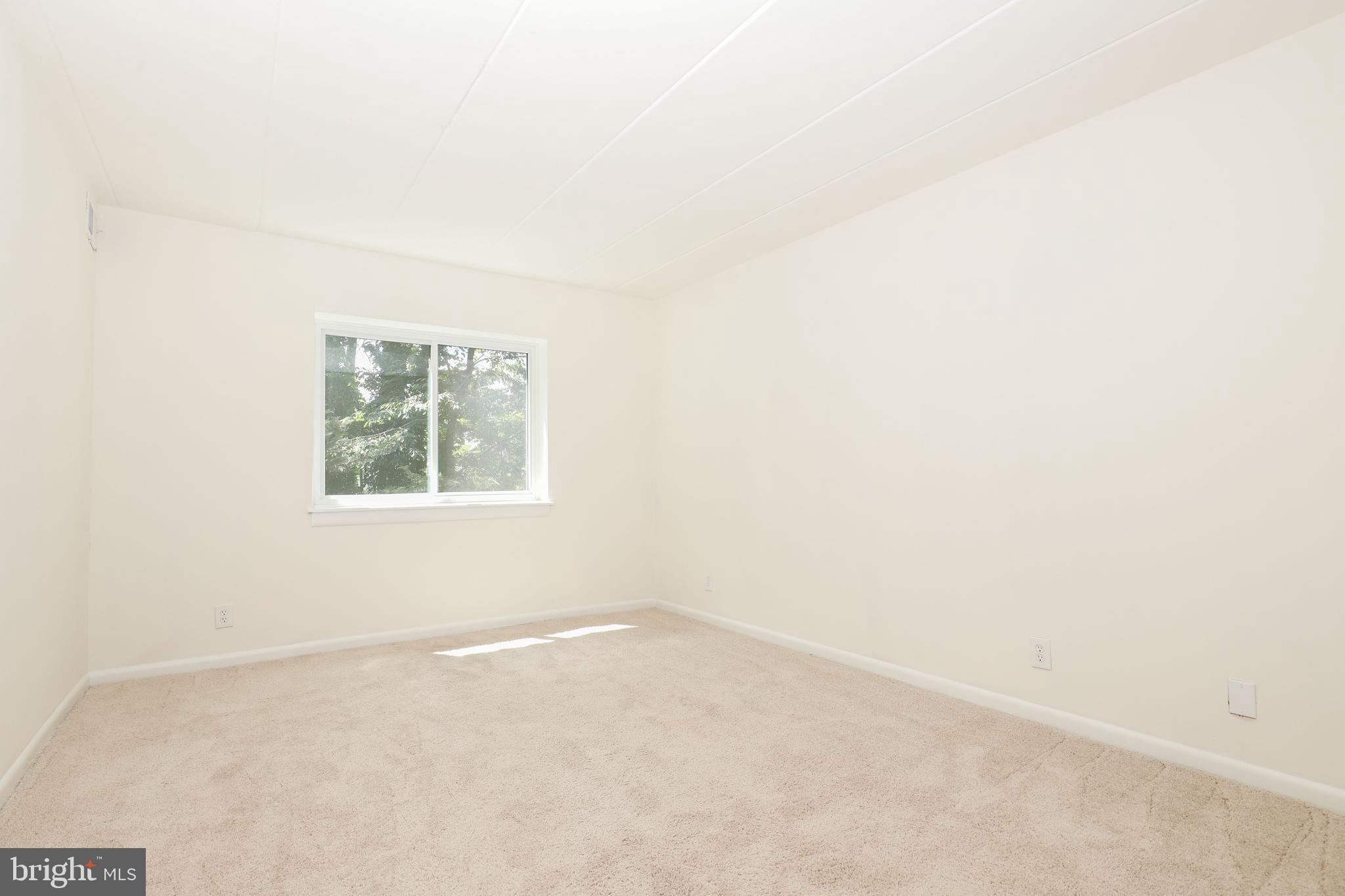 6250 Edsall Road, Unit 203 Alexandria, VA 22312 - Photo 23 of 31 an empty room with a window