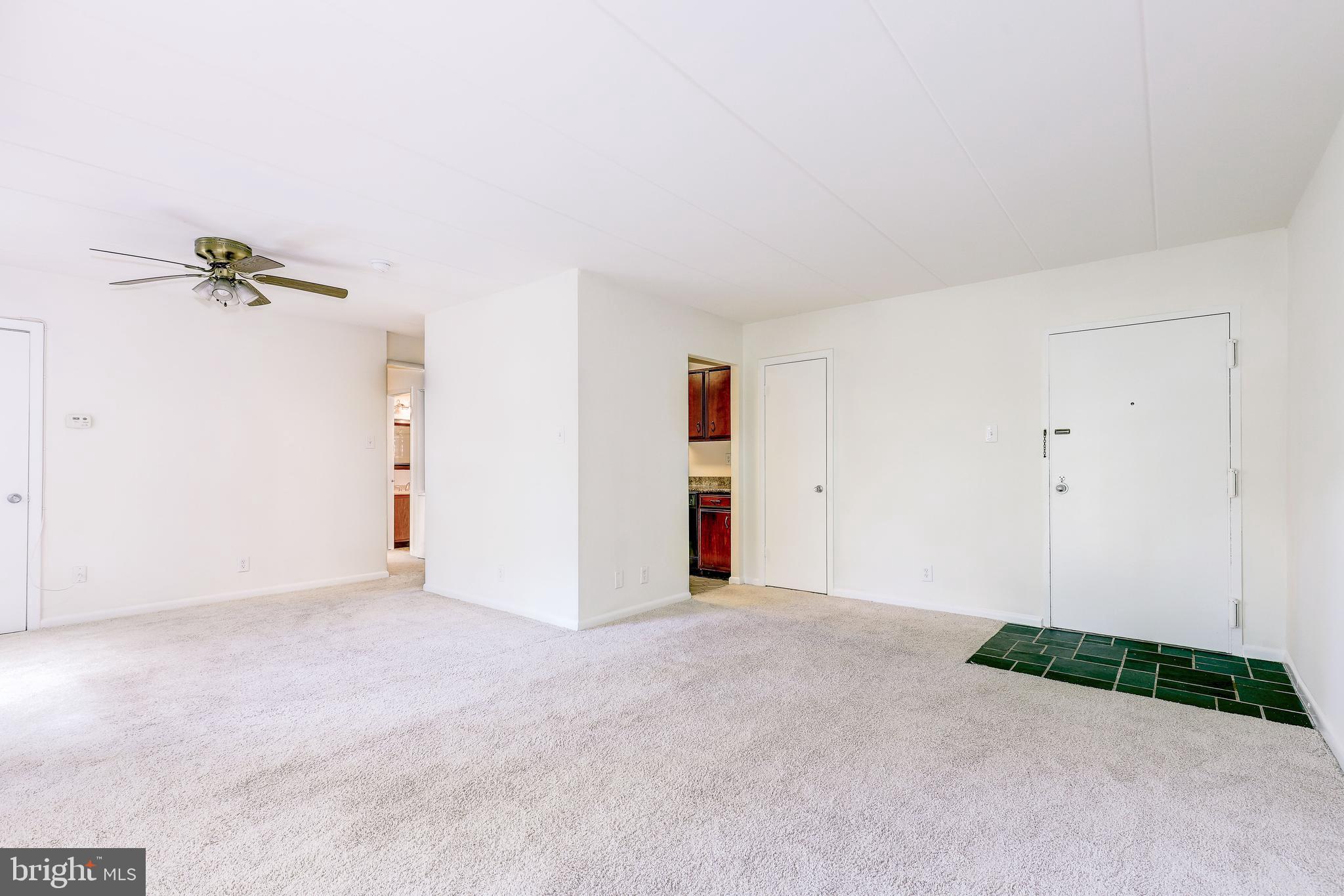 6250 Edsall Road, Unit 203 Alexandria, VA 22312 - Photo 6 of 31 an empty room with a natural light