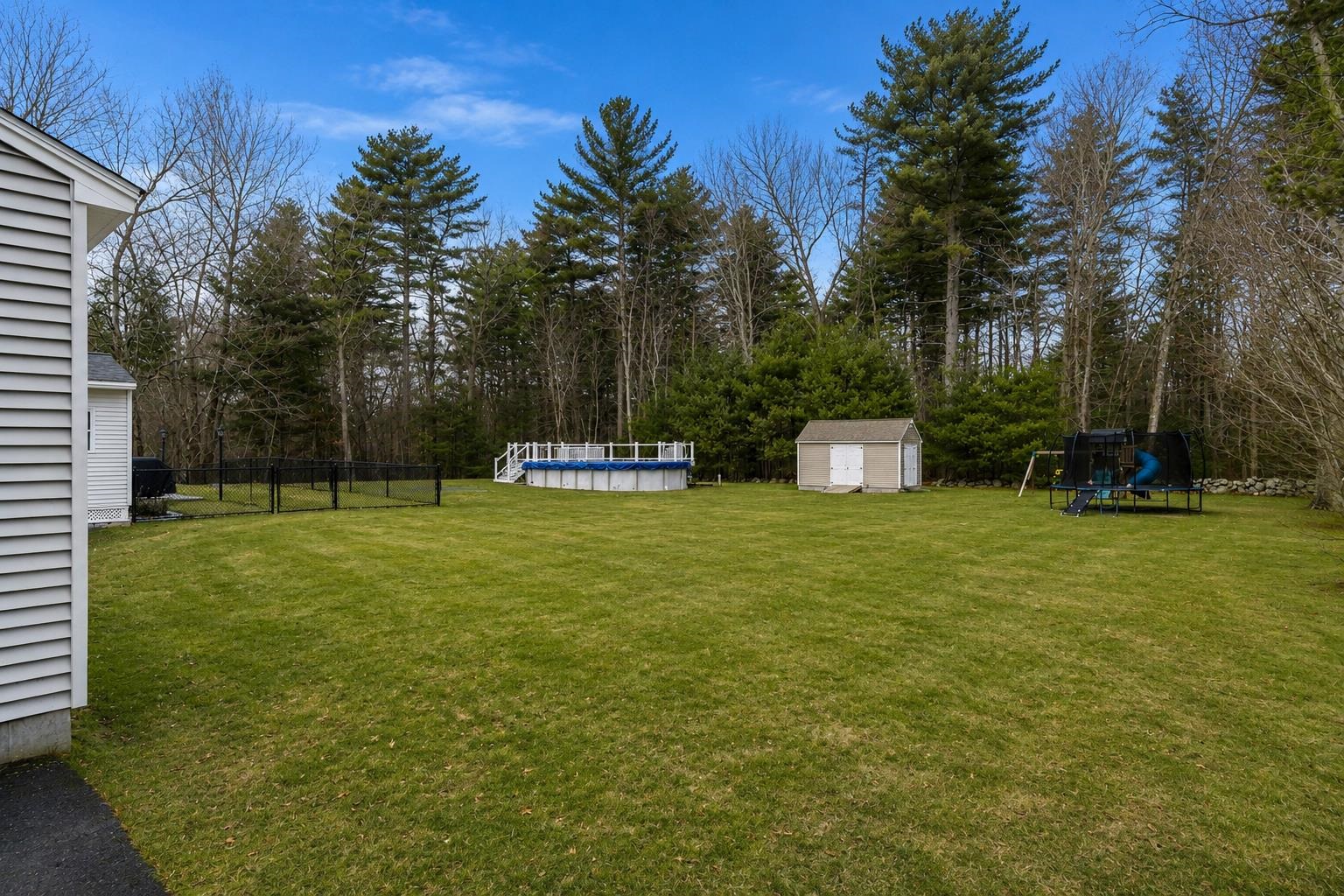 5 Falcon Drive Pelham, NH 03076 - Photo 37 of 41