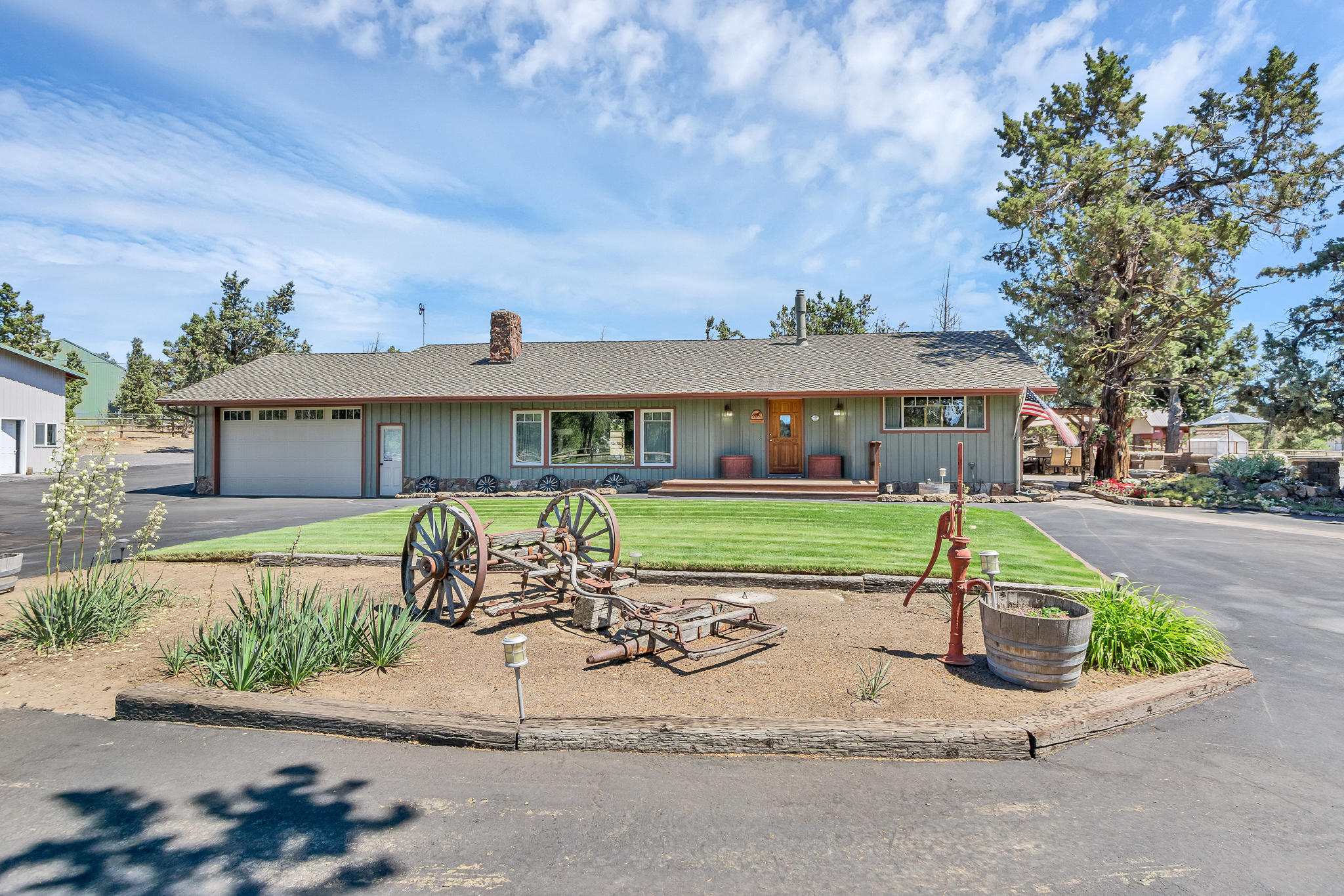 62174 Cody Jr Road Bend, OR 97701 - Photo 5 of 64 DSC06806