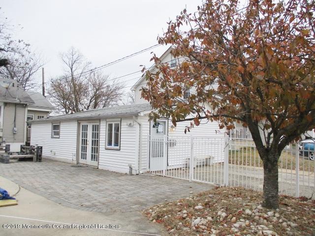 3 Walnut Terrace Keyport, NJ 07735 - Photo 2 of 17 352-820018_-_Front_left_angle_of_cottage