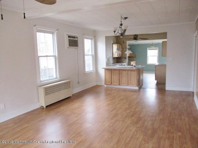 3 Walnut Terrace Keyport, NJ 07735 - Photo 15 of 17 352-820018_-_Living_Room