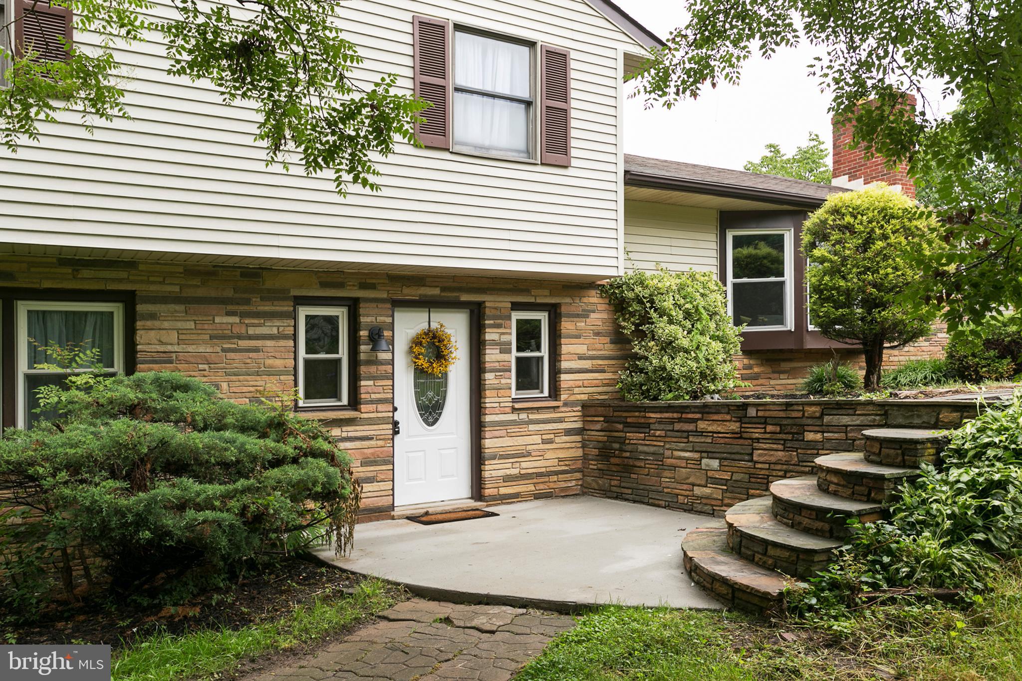 9237 Gue Road Damascus, MD 20872 - Photo 2 of 35