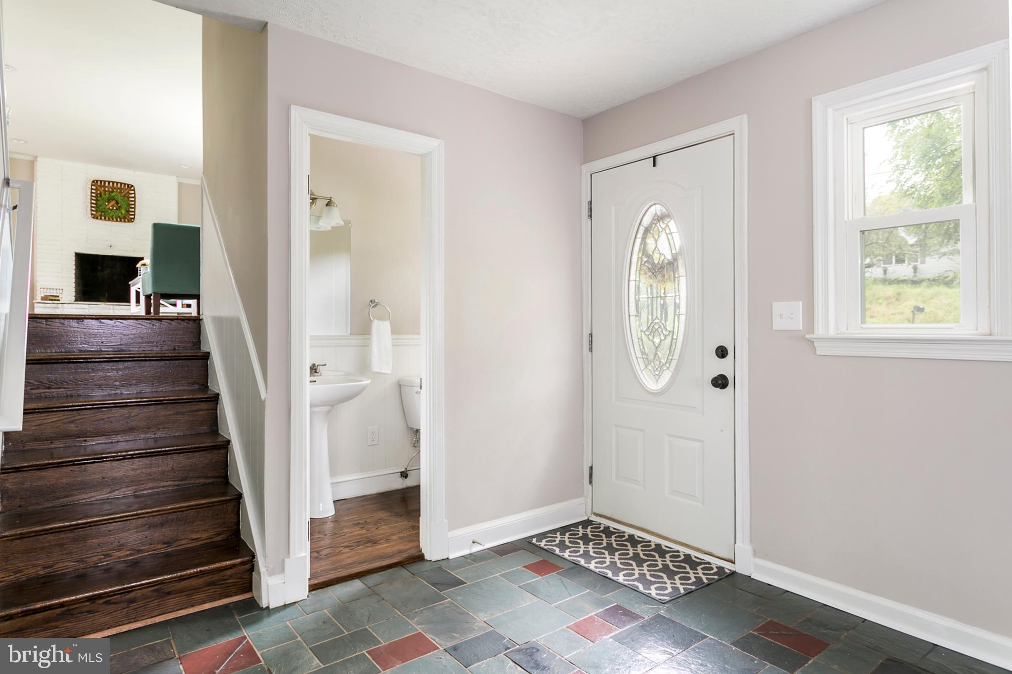 9237 Gue Road Damascus, MD 20872 - Photo 3 of 35