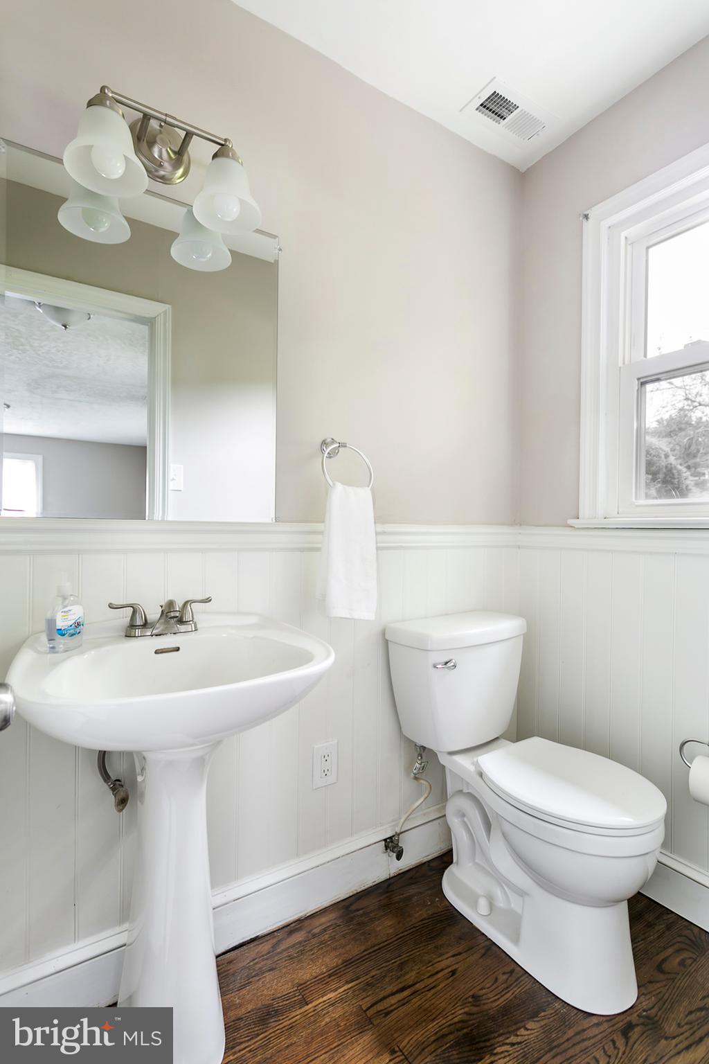 9237 Gue Road Damascus, MD 20872 - Photo 4 of 35