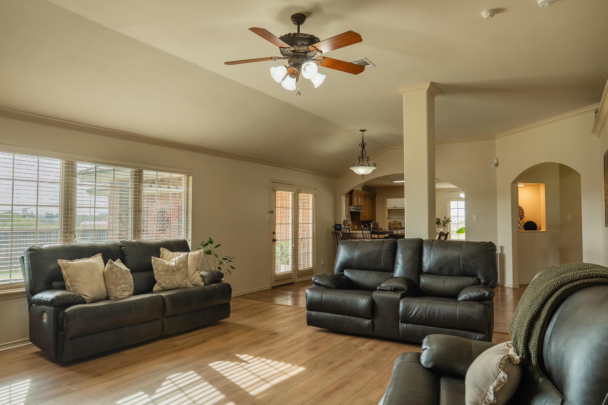 2102 Mesa Road Lubbock, TX 79403 - Photo 32 of 48 DSC04904-HDR