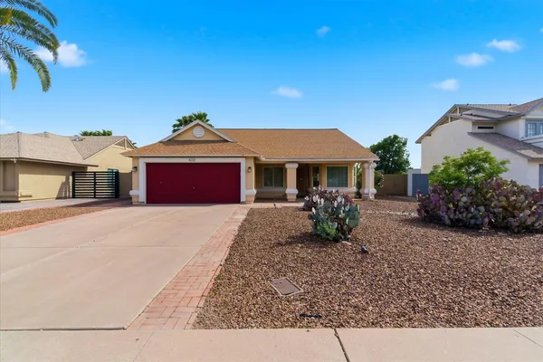$3,200 | 4221 East Everett Drive, Phoenix, AZ 85032