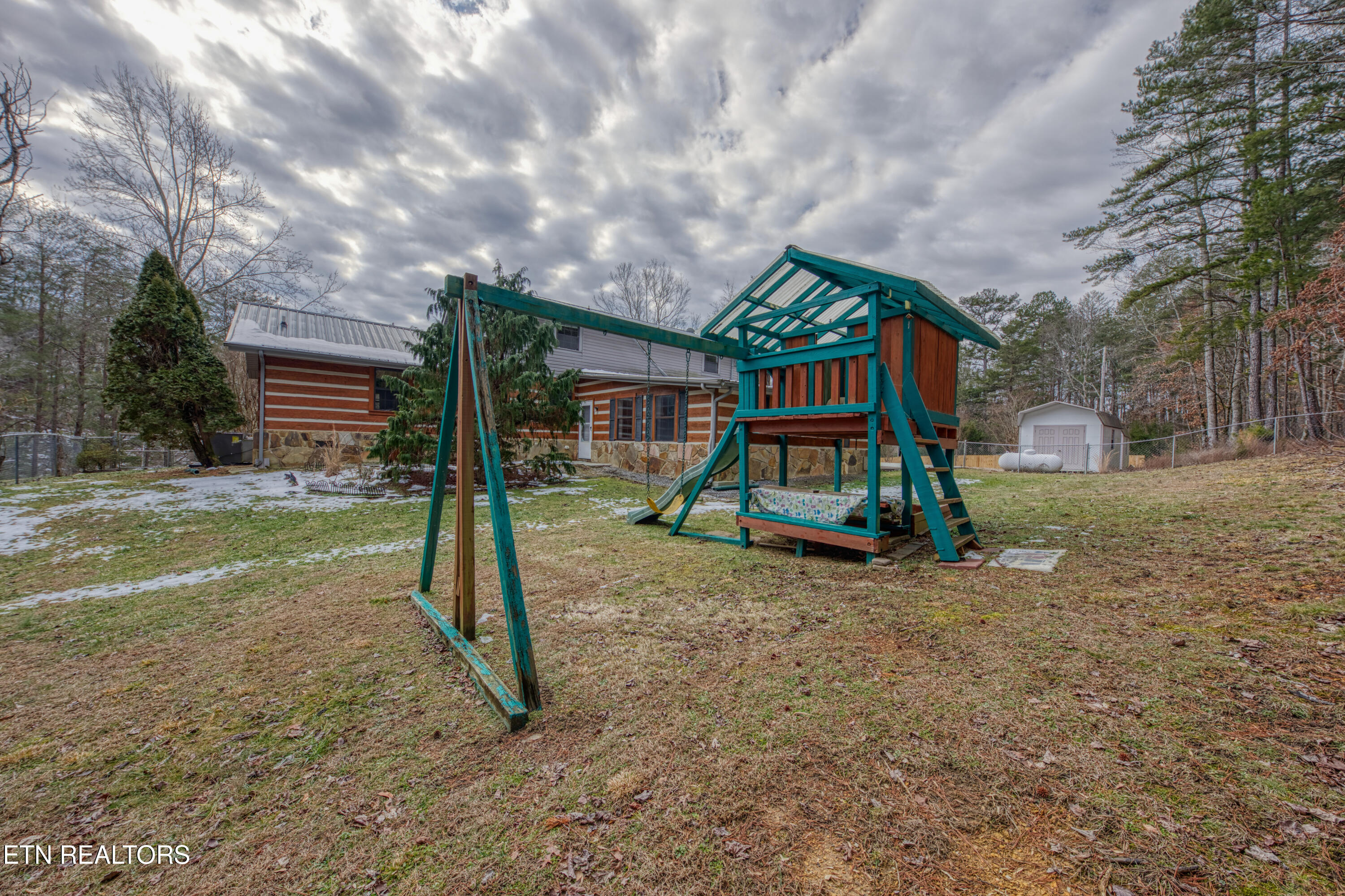 686 Thomas Road Sevierville, TN 37876 - Photo 14 of 43 Back