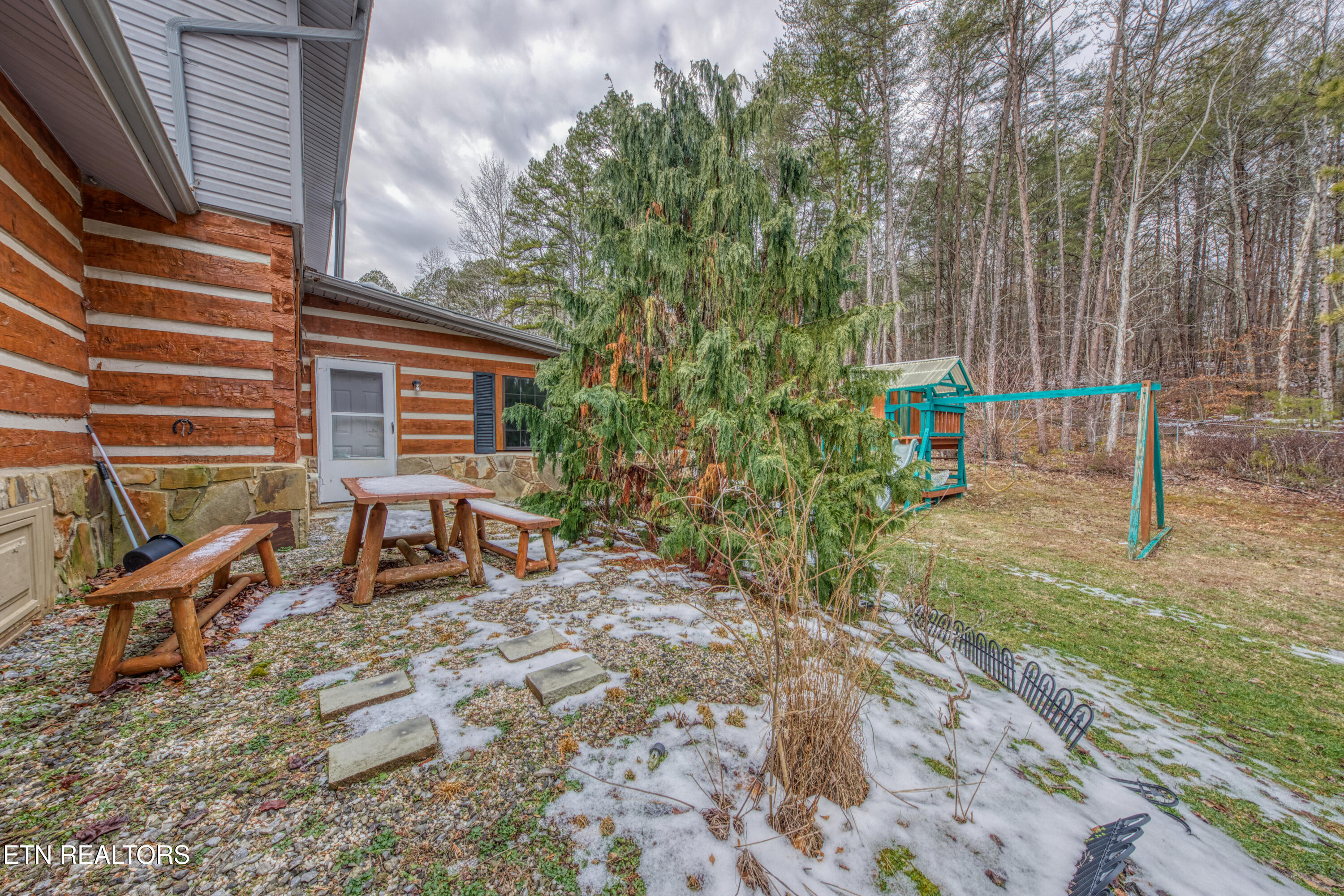 686 Thomas Road Sevierville, TN 37876 - Photo 15 of 43 Back