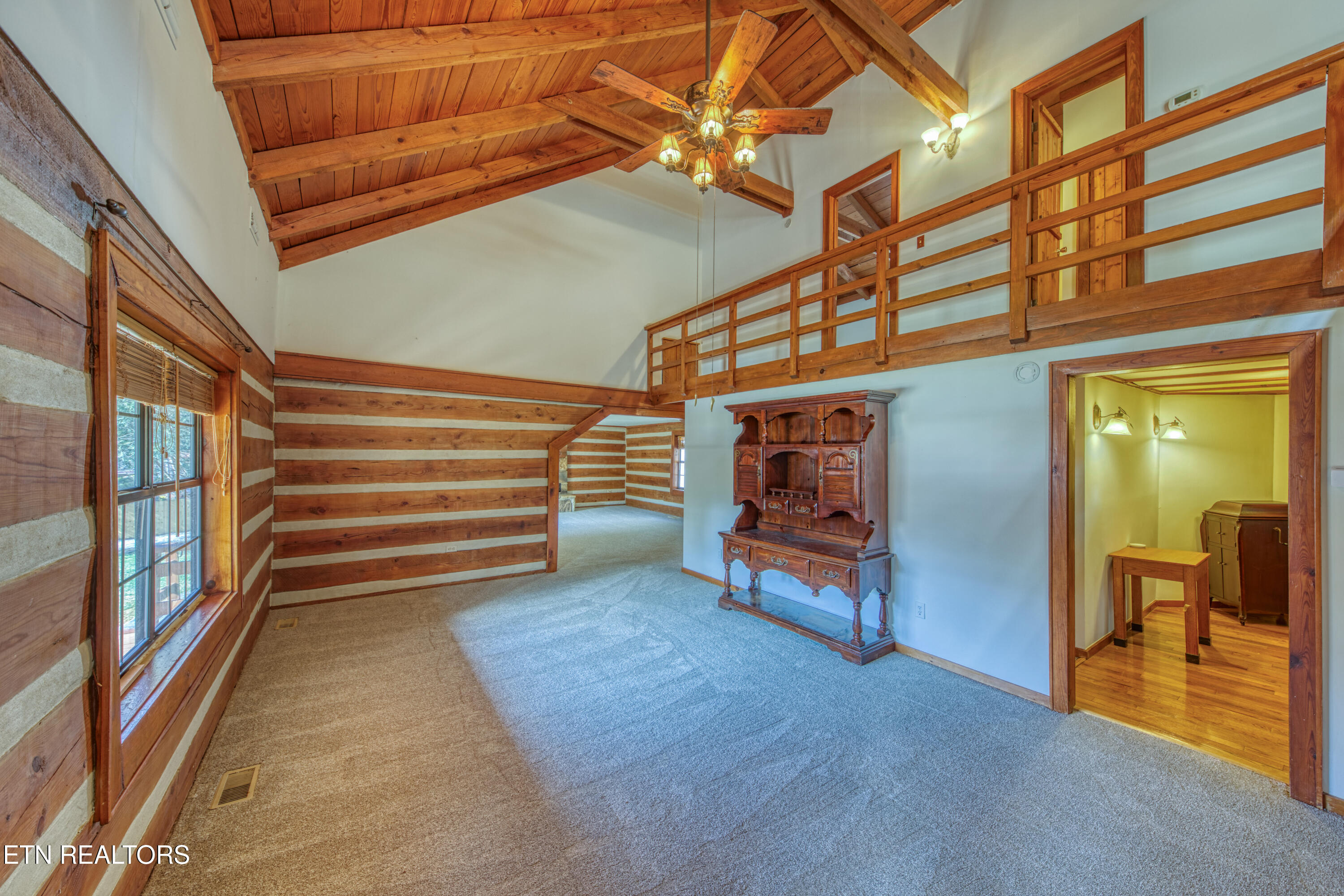 686 Thomas Road Sevierville, TN 37876 - Photo 24 of 43 Front Room
