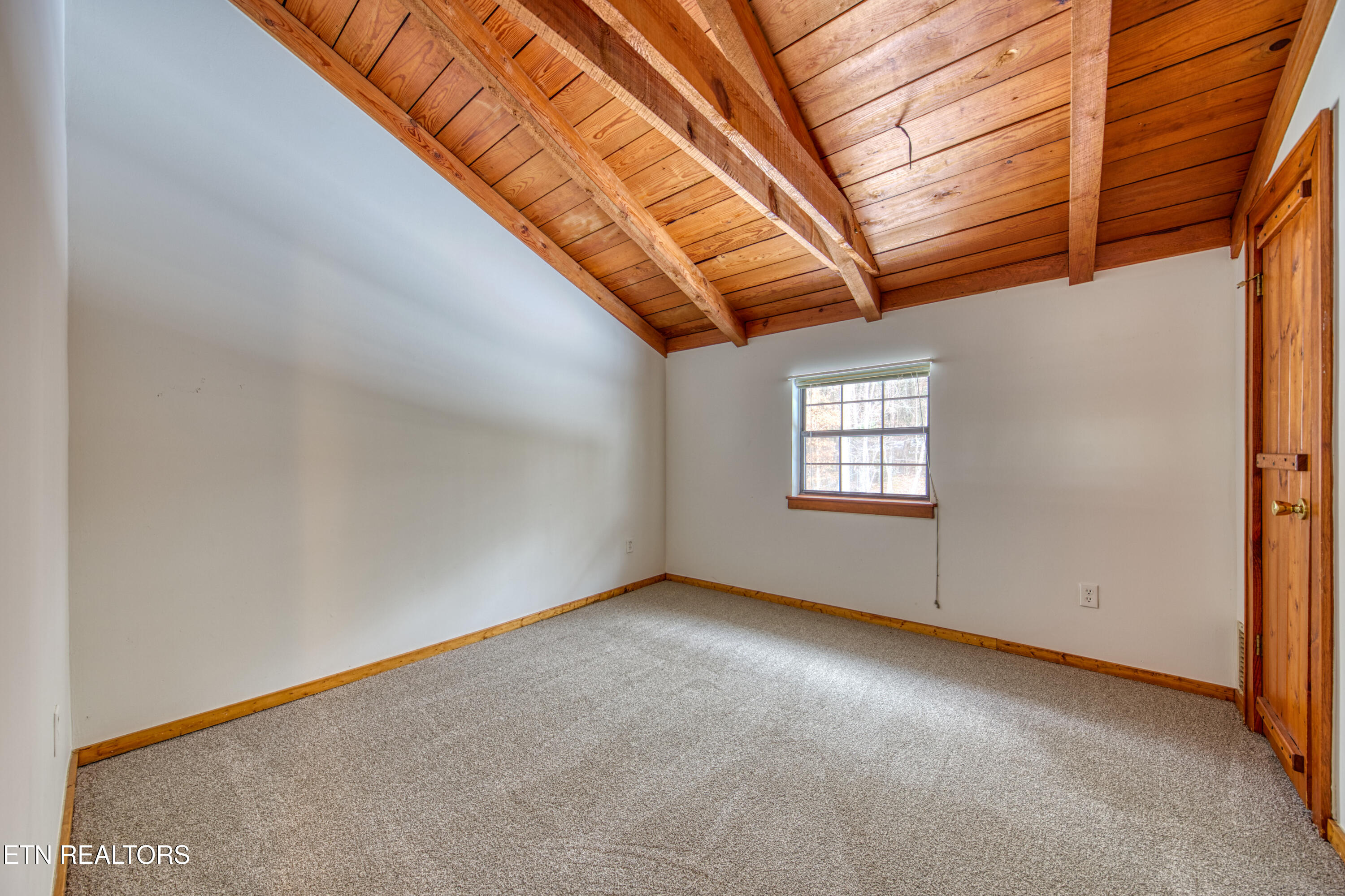 686 Thomas Road Sevierville, TN 37876 - Photo 40 of 43 Upstairs Room 2