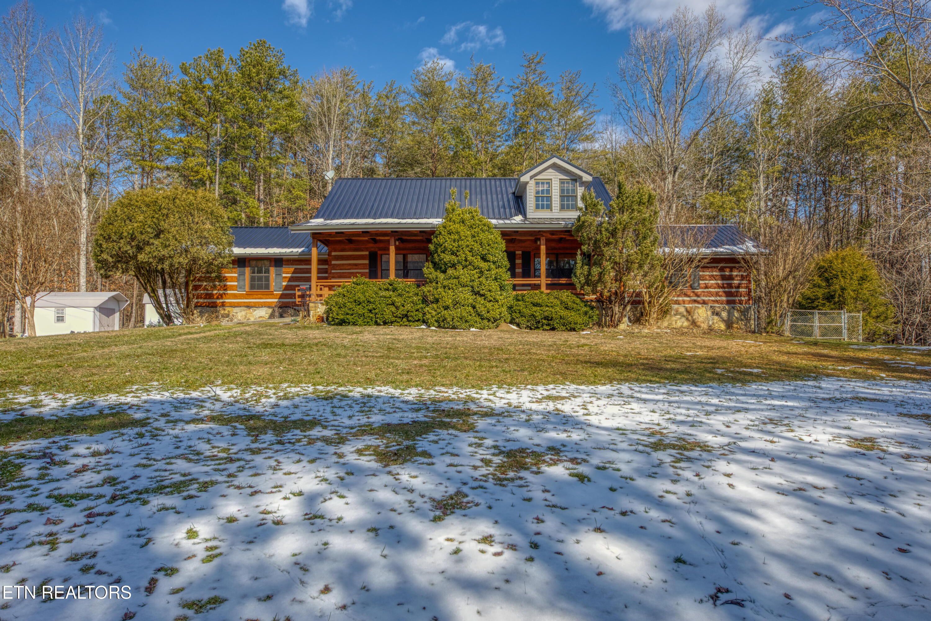 686 Thomas Road Sevierville, TN 37876 - Photo 4 of 43 Front