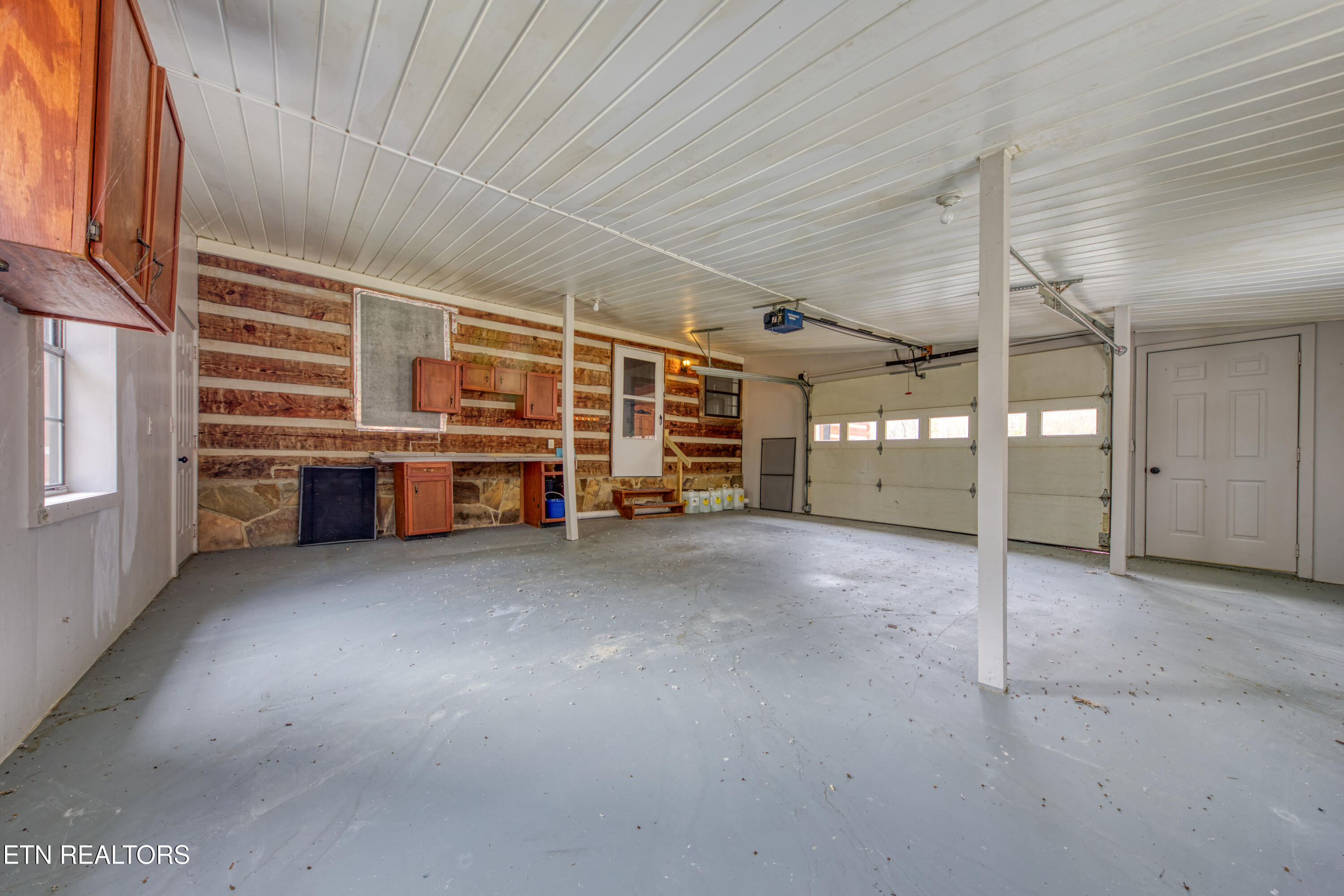 686 Thomas Road Sevierville, TN 37876 - Photo 43 of 43 Attached Garage