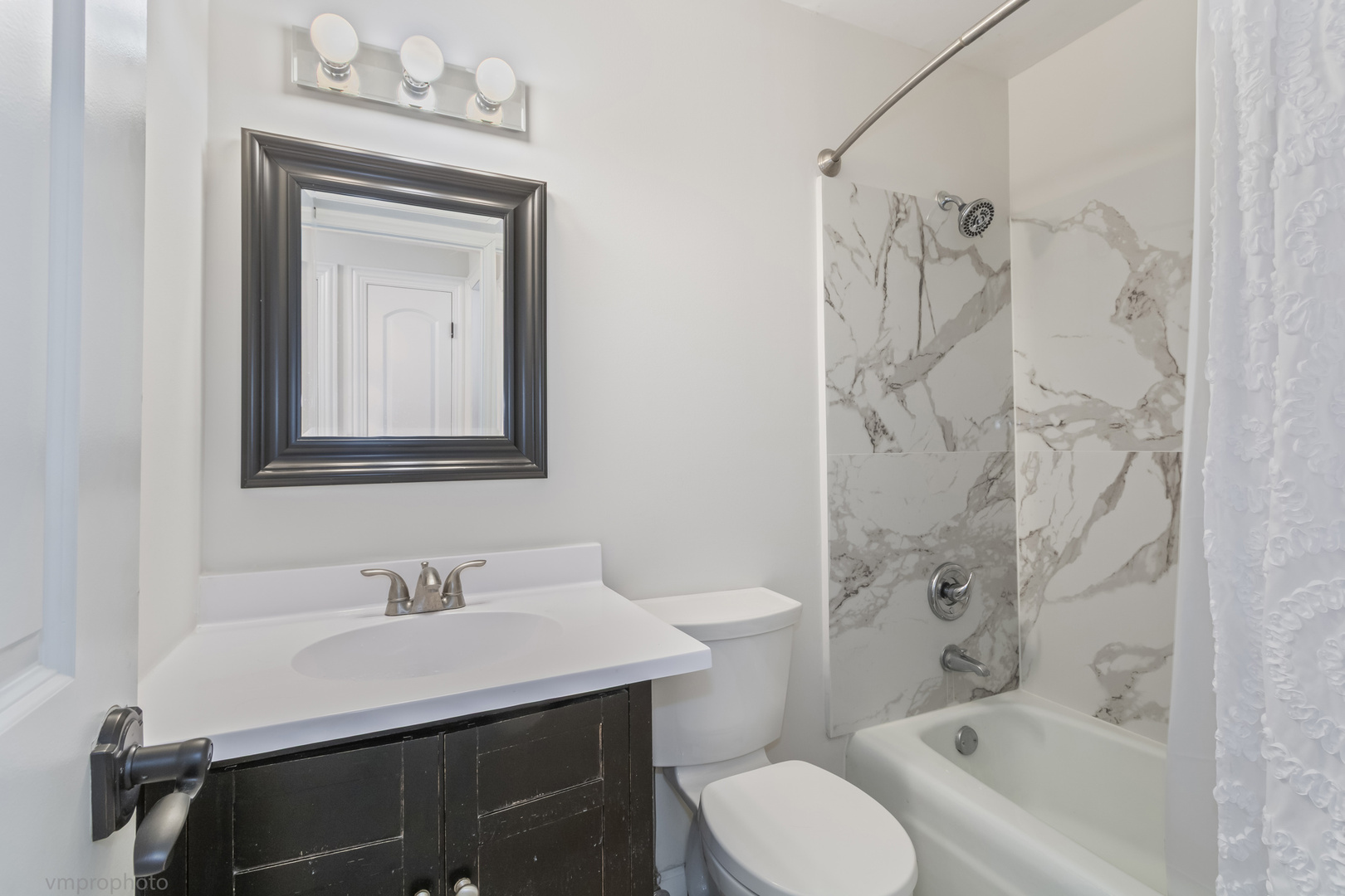 925 Spring Hill Drive, Unit 101 Northbrook, IL 60062 - Photo 12 of 16