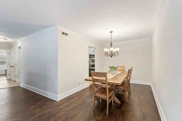 $249,900 | 925 Spring Hill Drive, Unit 101, Northbrook, IL 60062