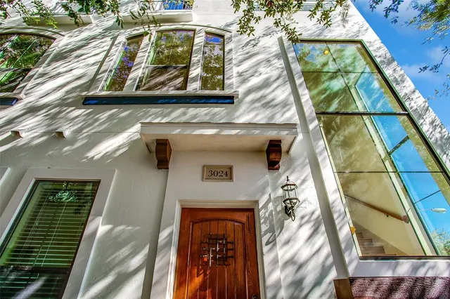 a view of a entryway