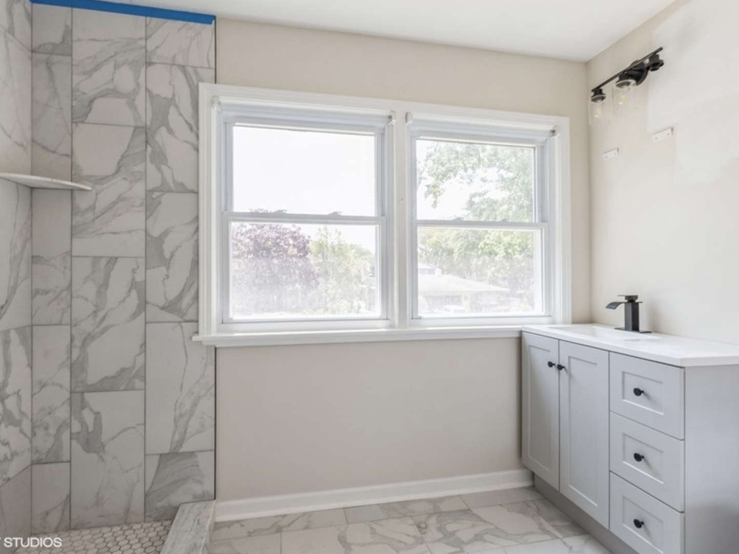 2220 Walnut Street Park Ridge, IL 60068 - Photo 11 of 25 a view of cabinets and window