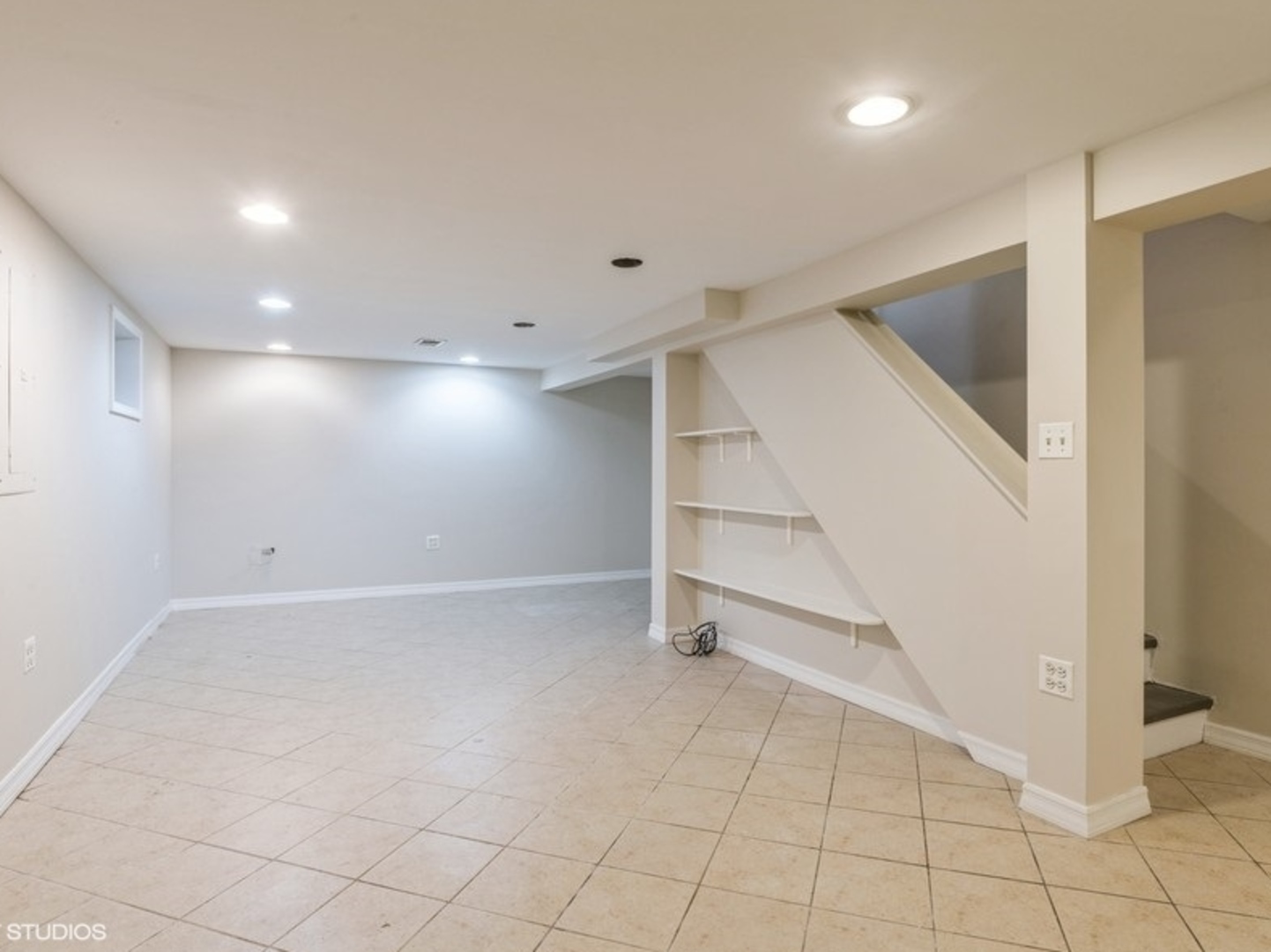 2220 Walnut Street Park Ridge, IL 60068 - Photo 16 of 25 an empty room with white walls and entryway