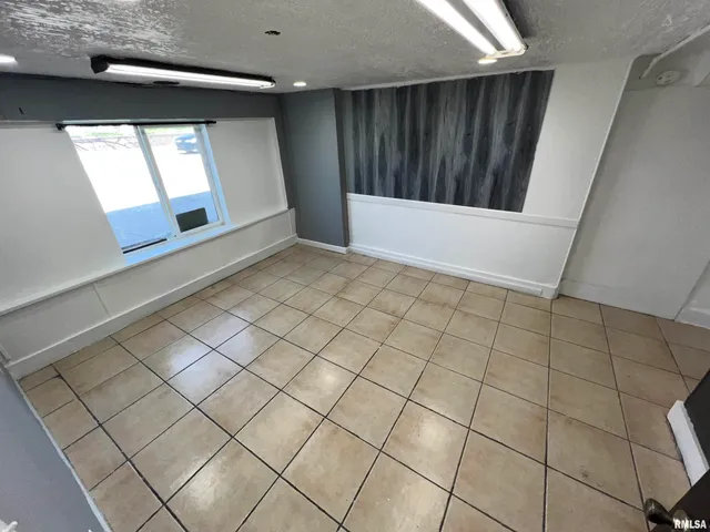 $950 | 416 West Main Street, Unit A, Peoria, IL 61606