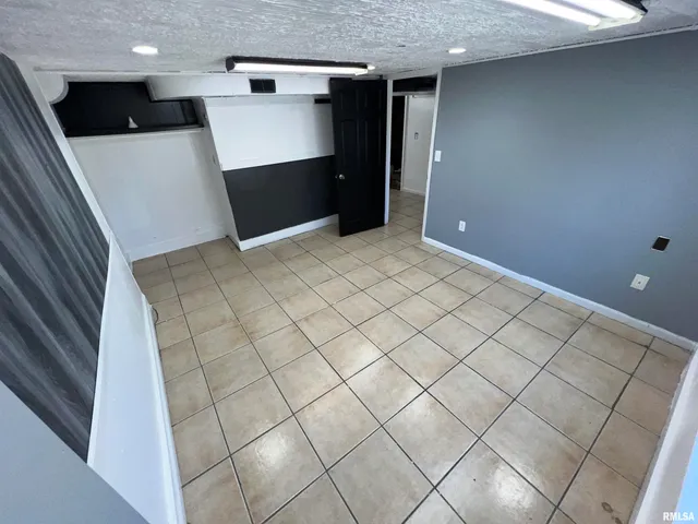 $950 | 416 West Main Street, Unit A, Peoria, IL 61606