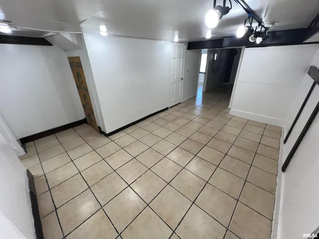 $950 | 416 West Main Street, Unit A, Peoria, IL 61606