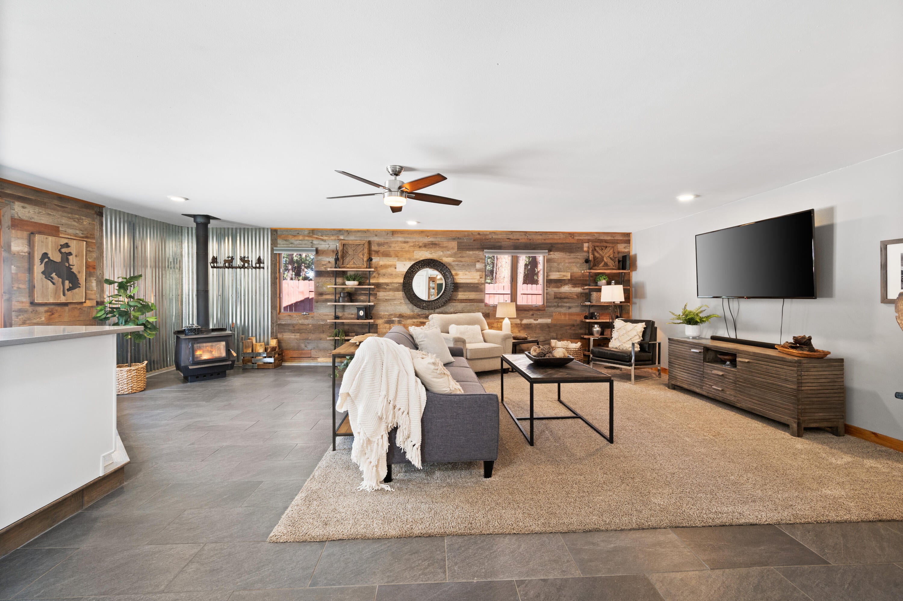 19096 Baker Road Bend, OR 97702 - Photo 10 of 41 Great Room
