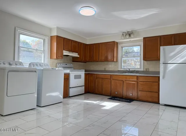 $2,000 | 442 Spring Street, Unit 1F, Albany, NY 12203