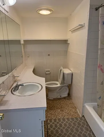 $2,000 | 442 Spring Street, Unit 1F, Albany, NY 12203