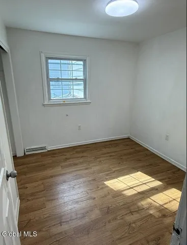 $1,900 | 442 Spring Street, Unit 1F, Albany, NY 12203