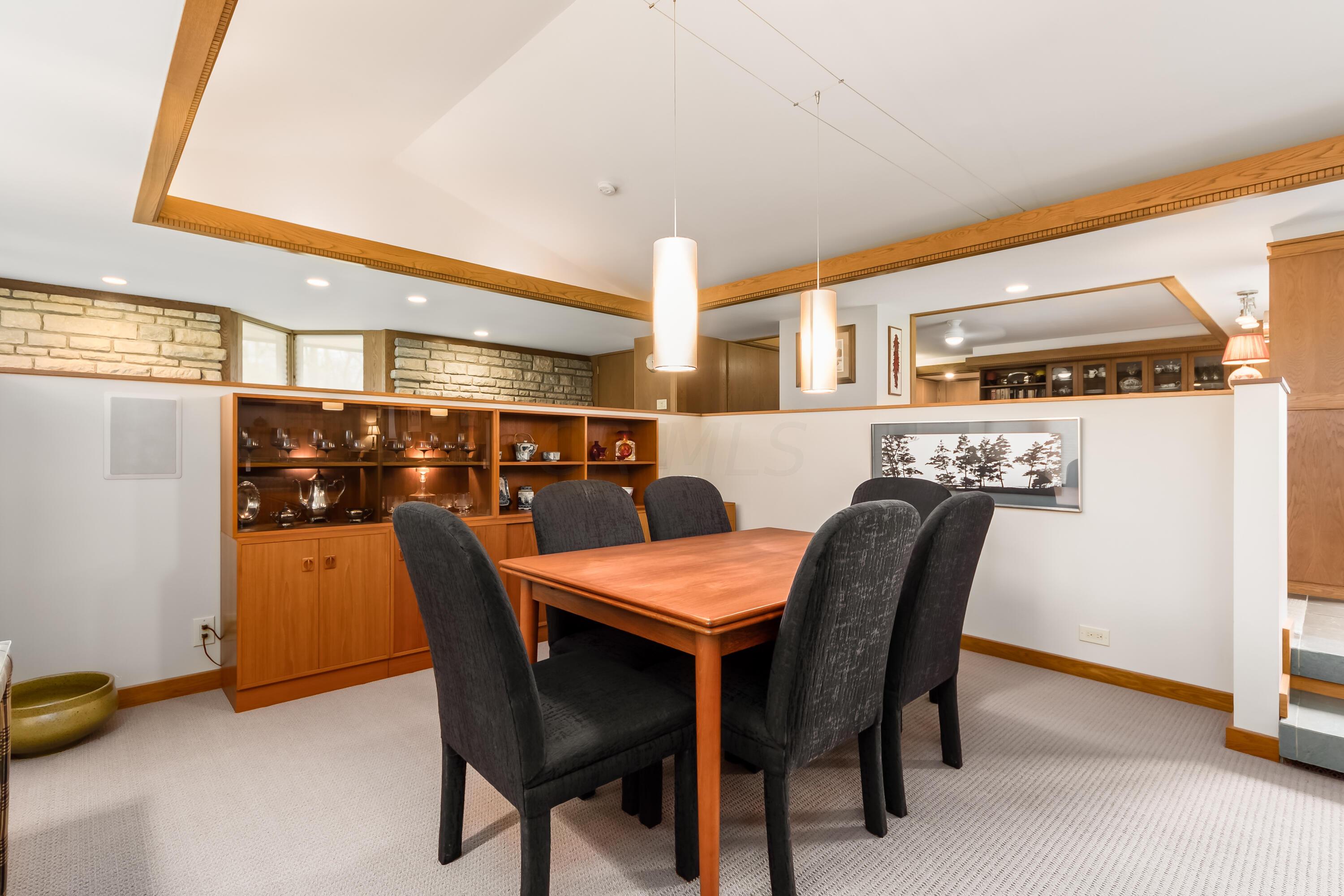 4398 Dublin Road Columbus, OH 43221 - Photo 10 of 61 dining area