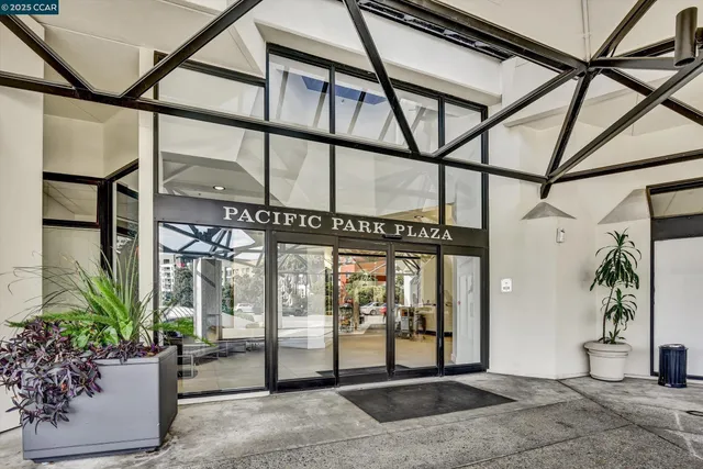 a view of a livingroom with furniture and furniture