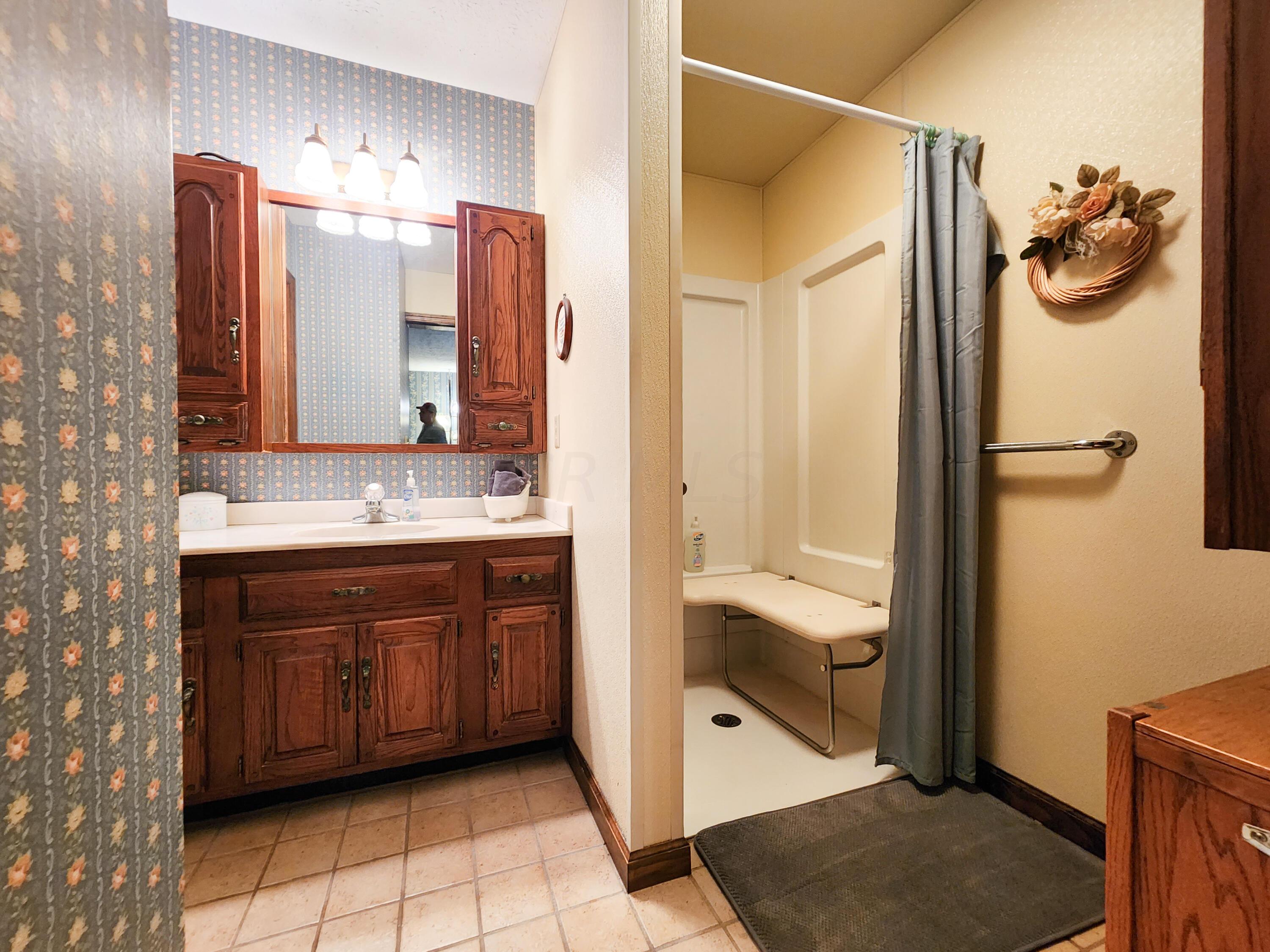 491 Ross Road Southeast Lancaster, OH 43130 - Photo 16 of 42 20230605_121827