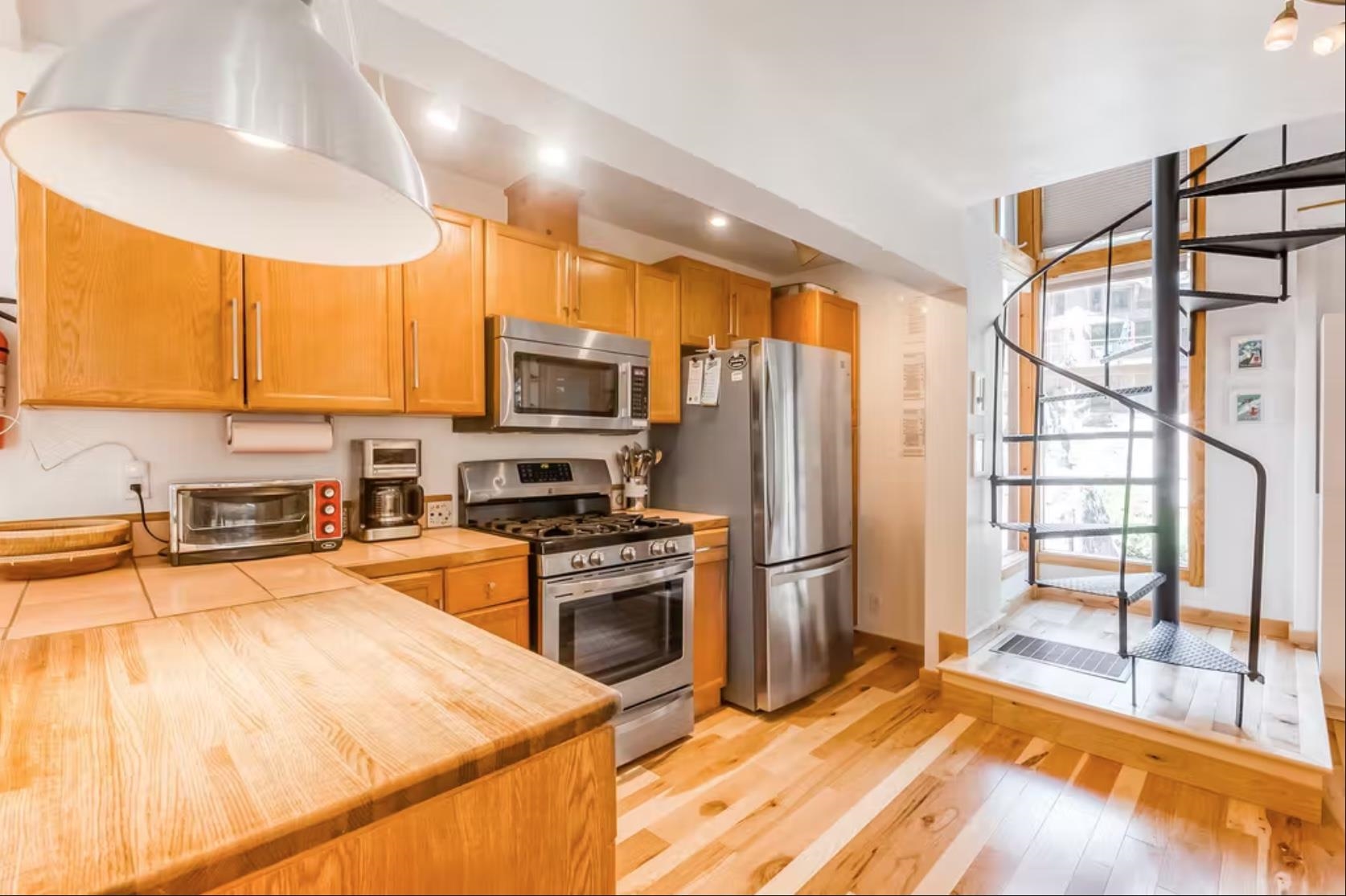 10535 Washoe Road Truckee, CA 96161 - Photo 8 of 21 Gallery Image 8
