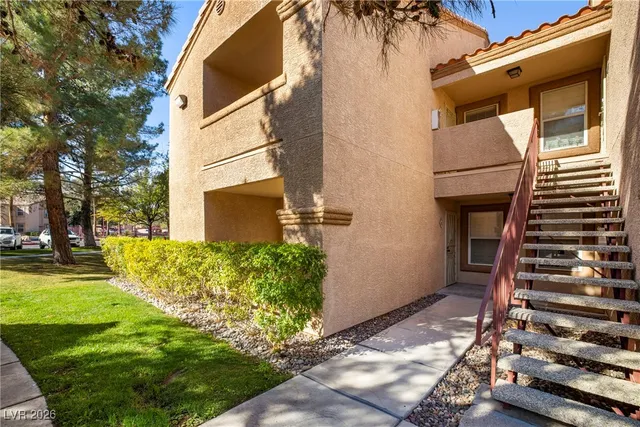 $189,700 | 1150 North Buffalo Drive, Unit 2012, Las Vegas, NV 89128