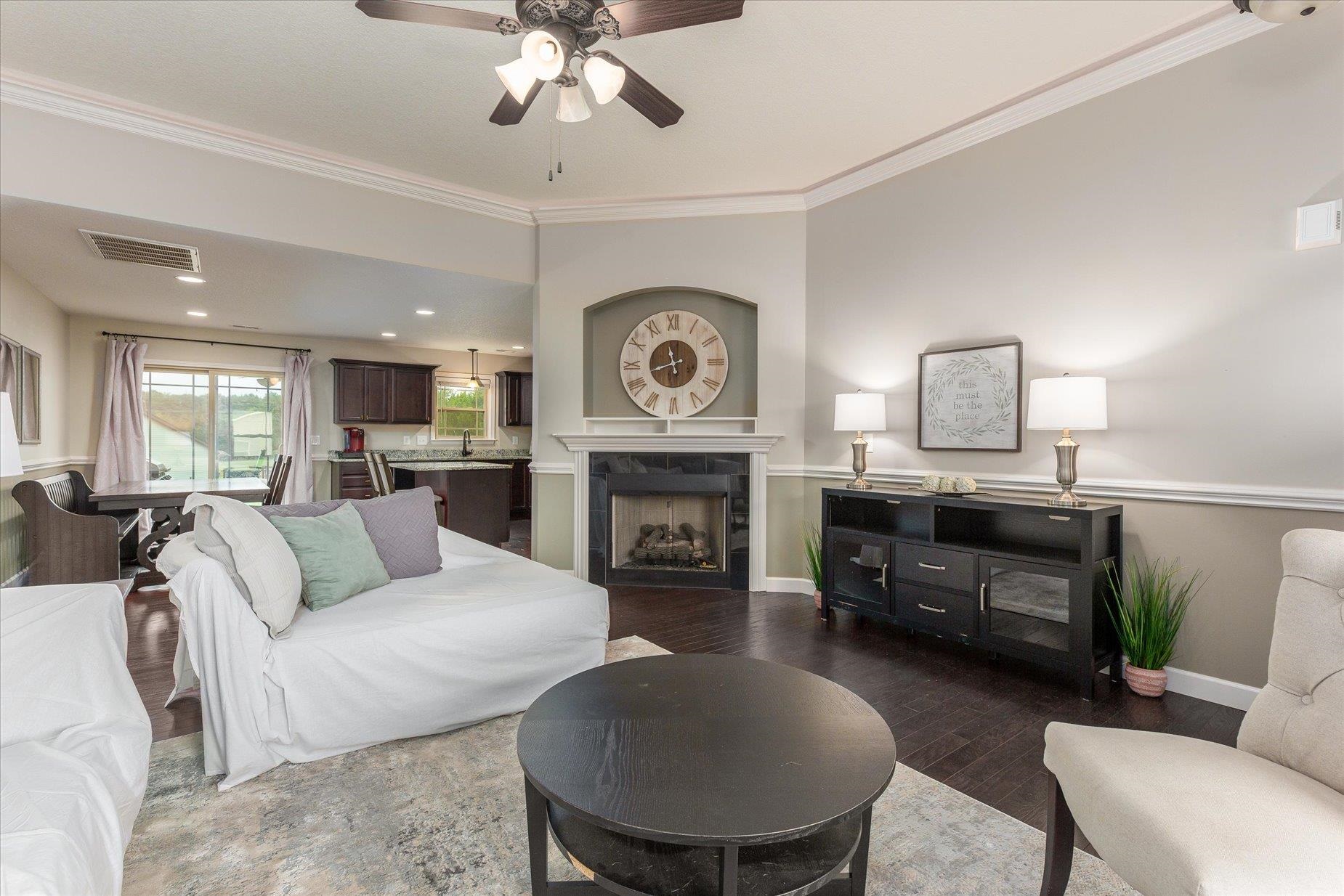 446 Roys Place Wellford, SC 29385 - Photo 3 of 27