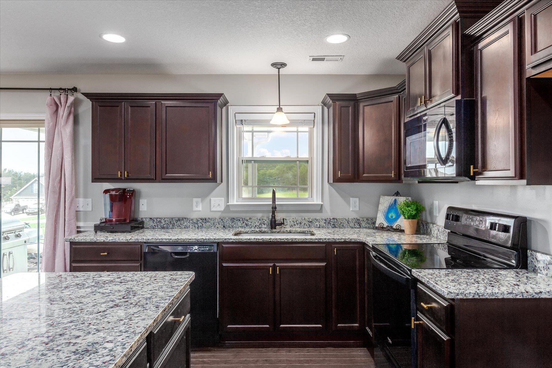 446 Roys Place Wellford, SC 29385 - Photo 8 of 27