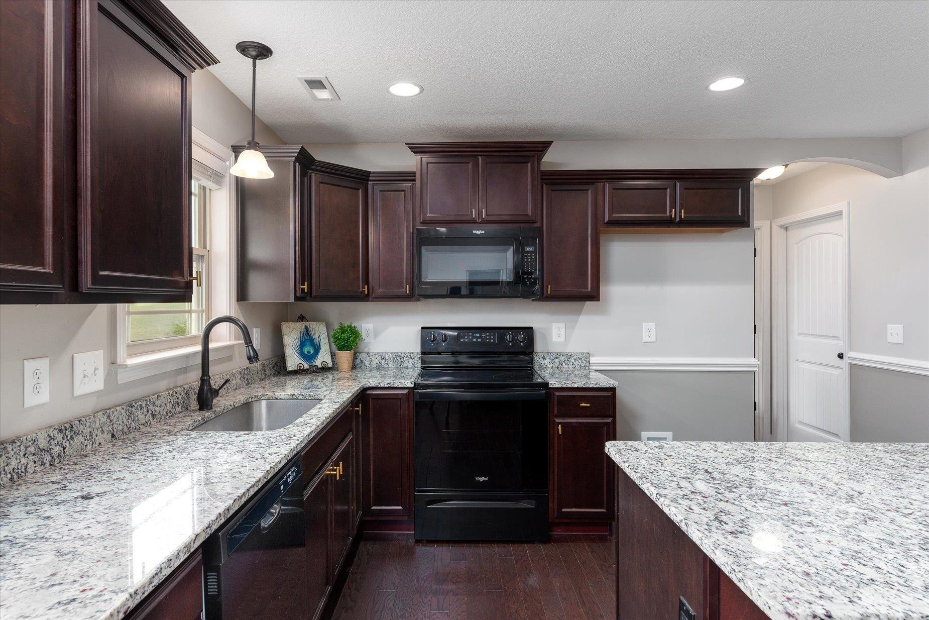 446 Roys Place Wellford, SC 29385 - Photo 10 of 27