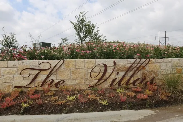 a sign that is on the side of the road