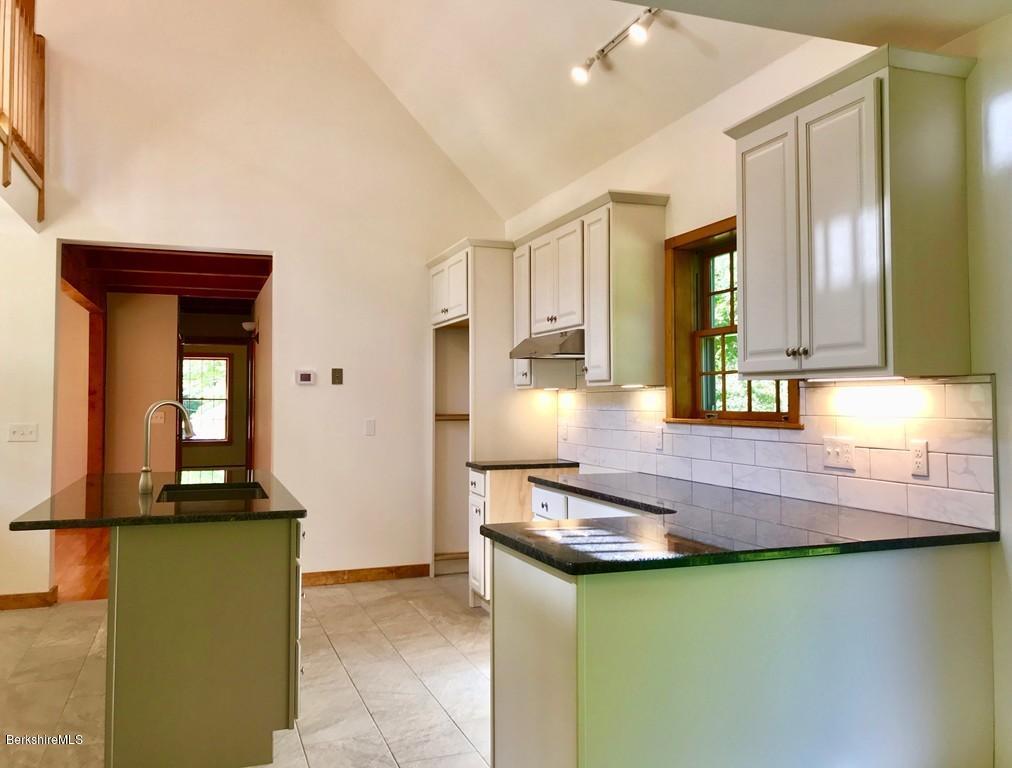 13 West Parsons Road Conway, MA 01341 - Photo 3 of 32 3-Kitchen