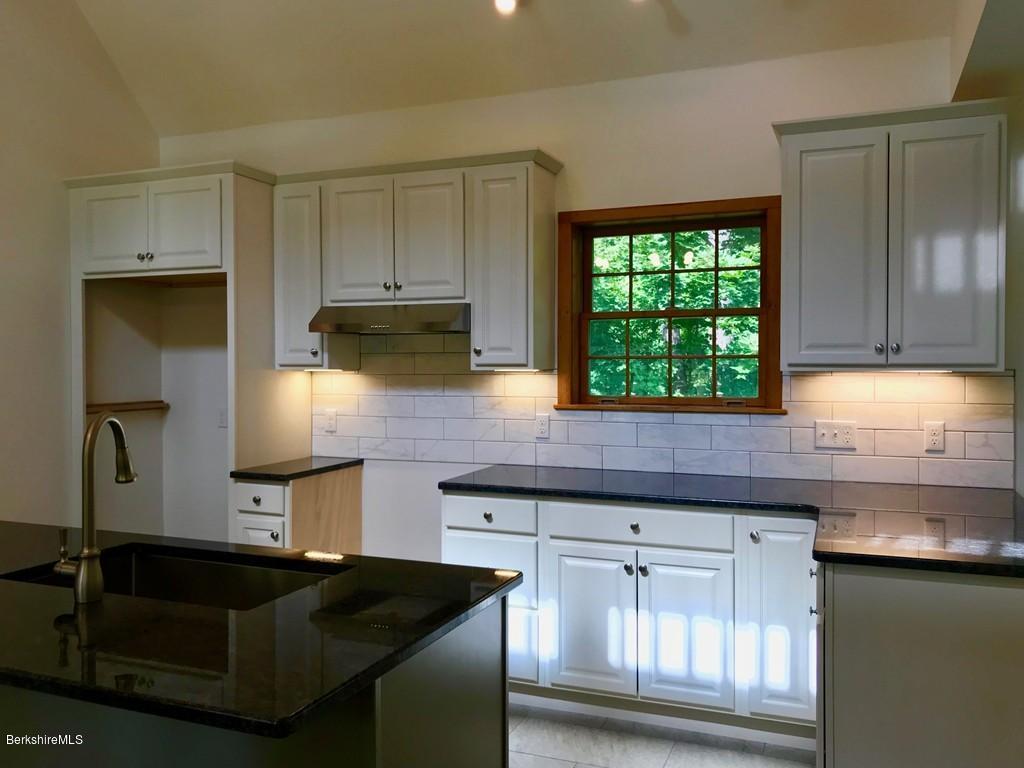 13 West Parsons Road Conway, MA 01341 - Photo 5 of 32 5-Kitchen
