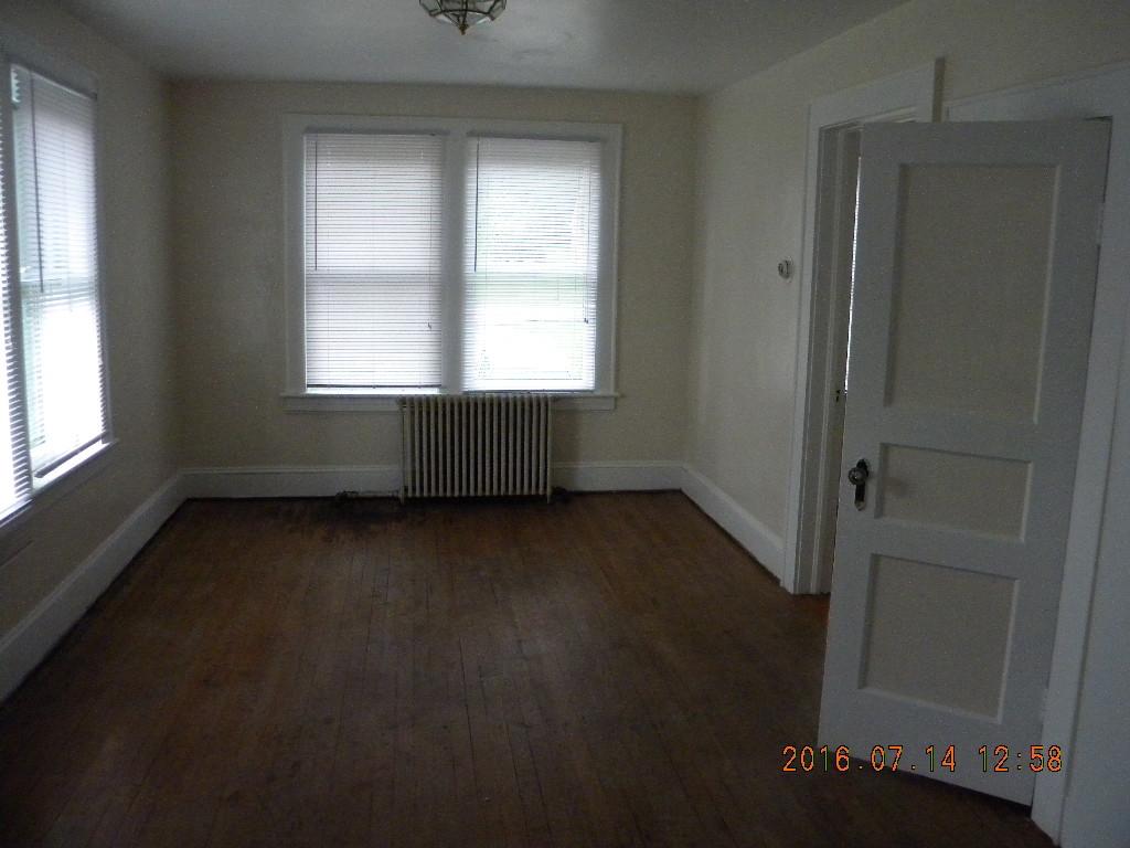 2746 Cove Road Roanoke, VA 24017 - Photo 12 of 15 DSCN9142
