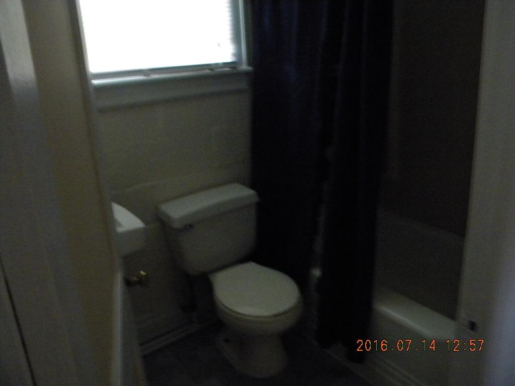 2746 Cove Road Roanoke, VA 24017 - Photo 3 of 15 DSCN9136
