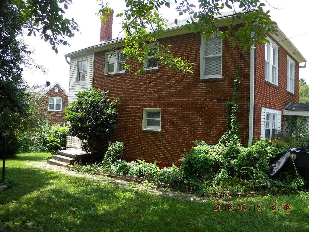 2746 Cove Road Roanoke, VA 24017 - Photo 5 of 15 DSCN9132