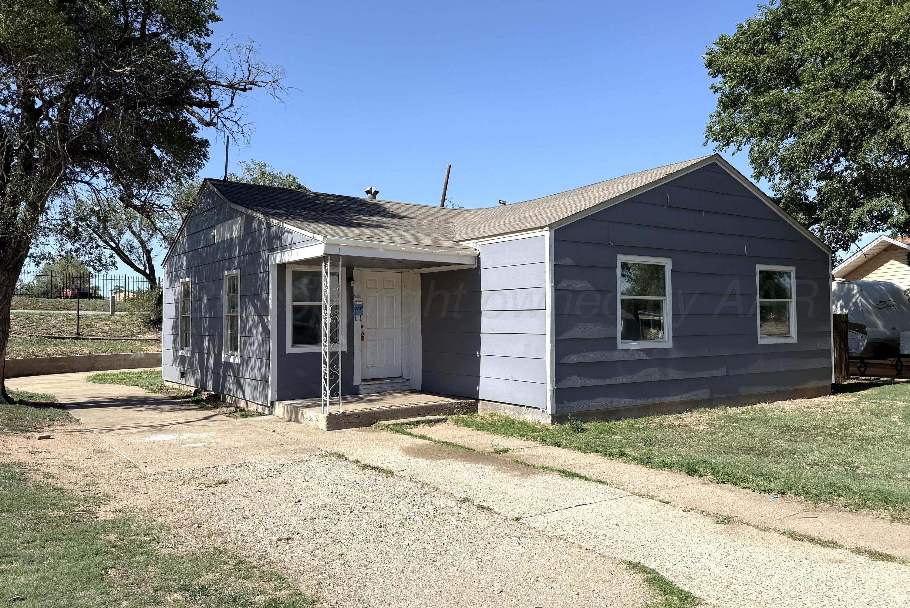 1344 Terrace Street Pampa, TX 79065 - Photo 1 of 12 IMG_0216