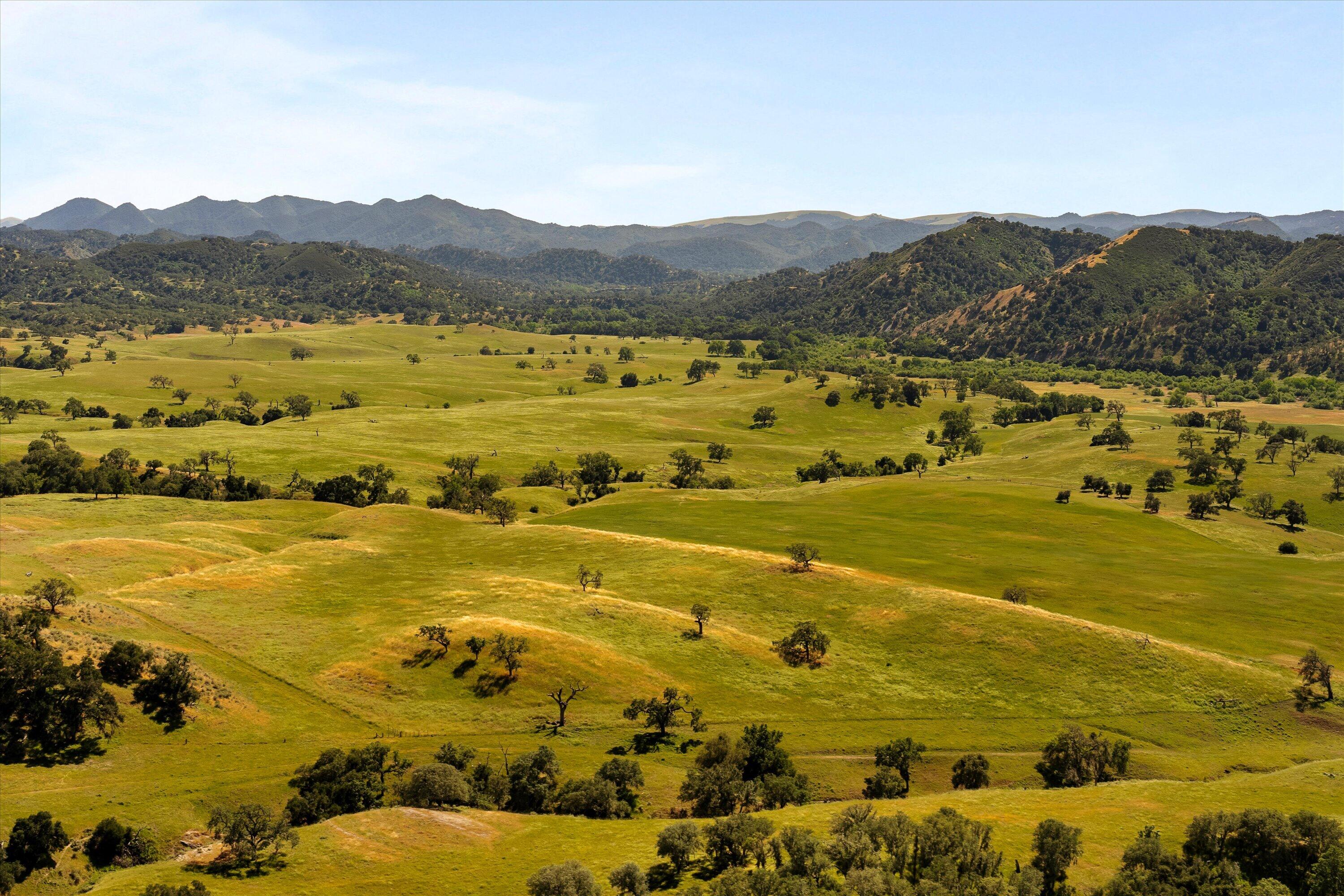 12707 Huasna Road Arroyo Grande, CA 93420 - Photo 75 of 77 a view of an ocean and a mountain